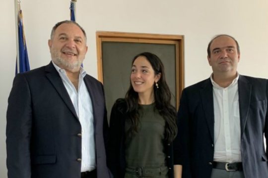 Μετά τις διευκρινήσεις η απόφαση της ΠΕΔ Κρήτης για τα προσφυγόπουλα