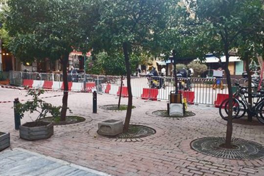 Νεοκλασικά σε αποσύνθεση