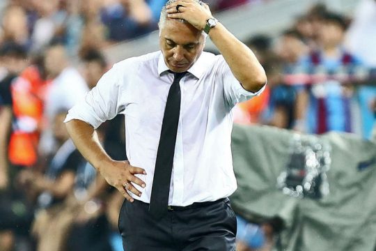 Ψάχνει προπονητή η ΑΕΚ, αλλά…