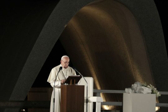Επιζώντες της Χιροσίμα αφηγούνται τις μαρτυρίες τους στον πάπα