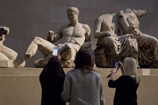 «Μάχη» για τα Γλυπτά του Παρθενώνα στον βρετανικό Τύπο