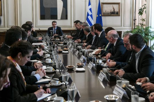 «Μπόνους» στις συνεπείς περιφέρειες έταξε ο πρωθυπουργός