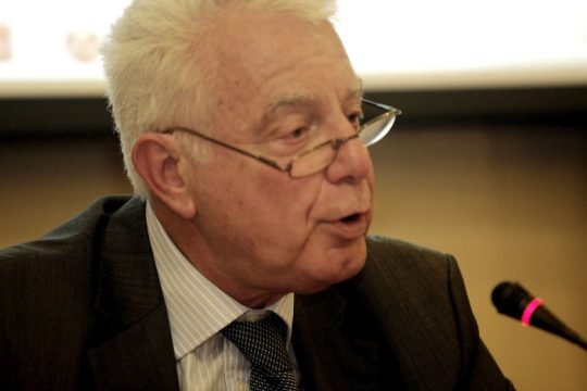 «Αδειασμα» στον κ. Πικραμμένο