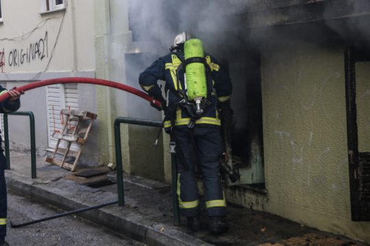 Τραγωδία με μία νεκρή από πυρκαγιά σε διαμέρισμα στου Ζωγράφου