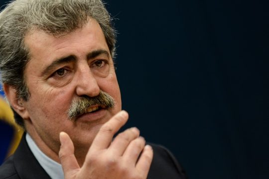 Δεν μαθαίνει από τα λάθη του