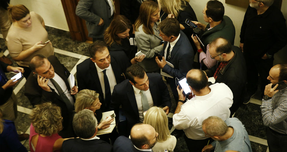 Στα άκρα η σύγκρουση για την προανακριτική