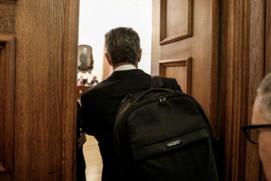 Διαρκείς παλινωδίες Φρουζή στην προανακριτική