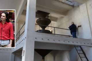 «Η υπουργός Πολιτισμού παίζει κρυφτούλι…»