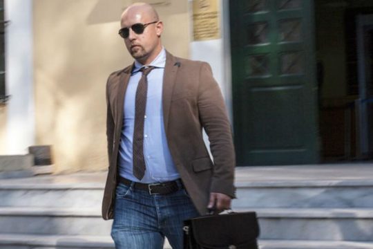 Πήγαν να τον βγάλουν τρελό, βρέθηκαν ξανά εκτεθειμένοι!