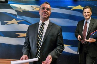 Στενεύουν τα περιθώρια για εορταστικό μέρισμα