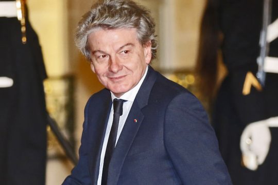 Από την πολυεθνική στην Κομισιόν