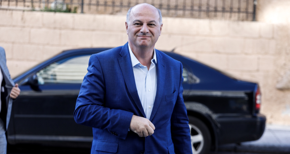 Όπισθεν ολοταχώς από την κυβέρνηση για το νόμο περί βλασφημίας