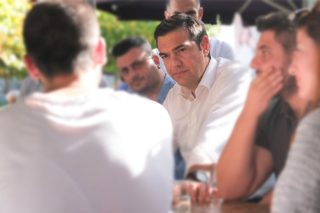 Στροφή Τσίπρα στην κοινωνία