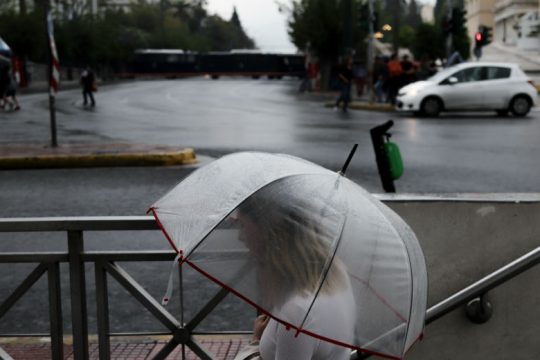 Πυκνά σύννεφα και βροχές