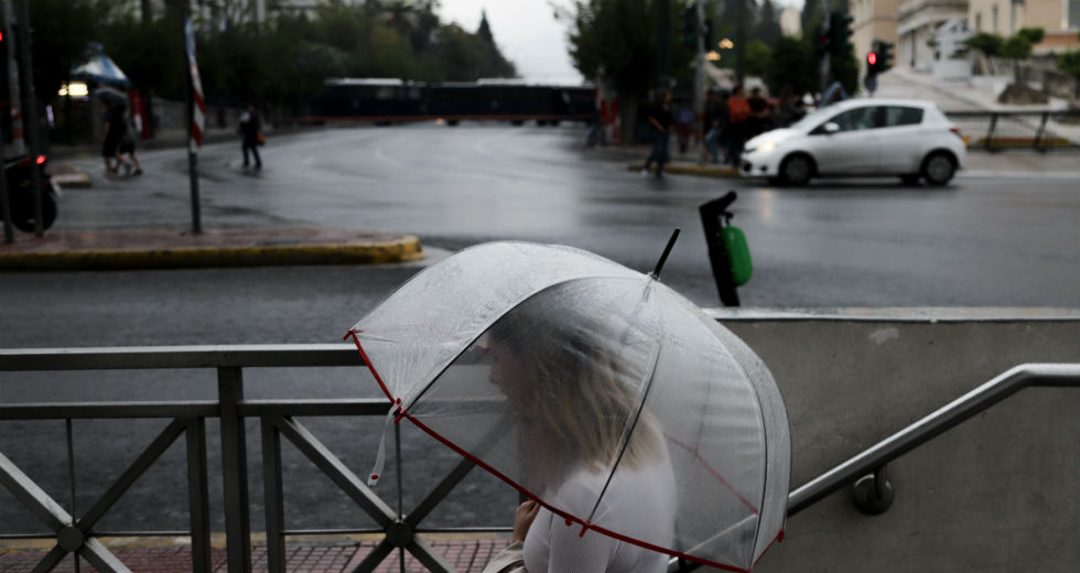 Πυκνά σύννεφα και βροχές