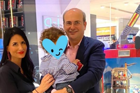 Το παιδί του Χατζηδάκη και ο μπαμπάς του παιδιού, δηλαδή ο Χατζηδάκης ο ίδιος
