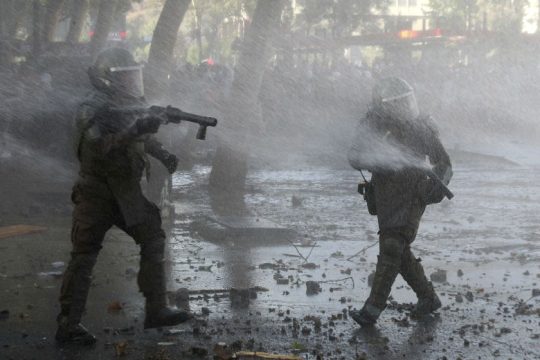 Χιλή: Αναστέλλεται η χρήση σφαιρών καουτσούκ κατά διαδηλωτών