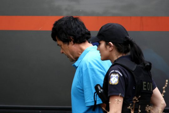 Στο σκαμνί ο Χριστόδουλος Ξηρός για τη φωτιά στο κελί του στα Διαβατά