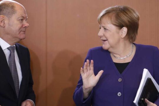 Η φοροδιαφυγή, τα προσχήματα και ο Ολαφ Σολτς