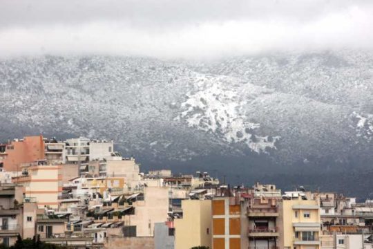Σκέψεις επί του χιονισμένου Υμηττού