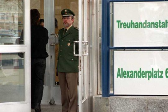 Τα μαθήματα από τη λεηλασία της Ανατολικής Γερμανίας και η Ελλάδα