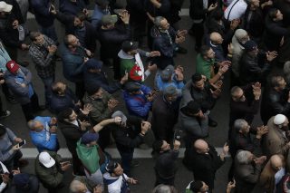 Συνεχίζεται η… μάχη στο Αλγέρι