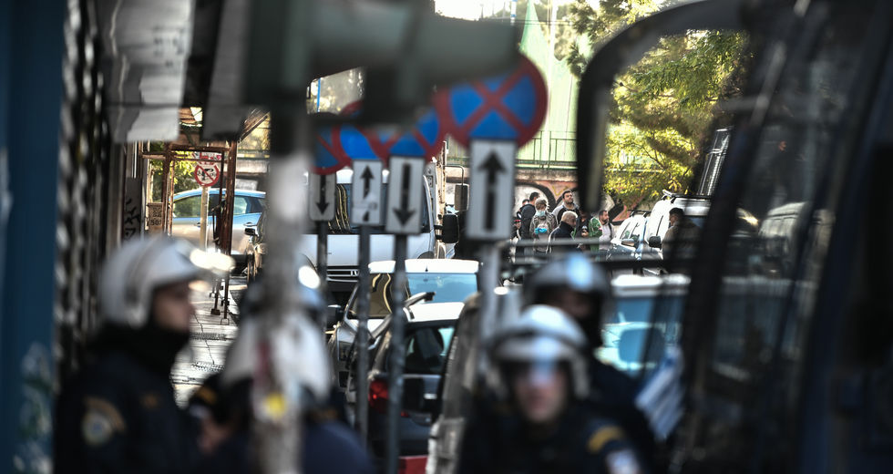 «Ψαχουλεματάκι» σε αστυνομικό έλεγχο