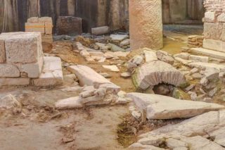 Καλεί τον Μητσοτάκη να γίνει Αγιος Βασίλης