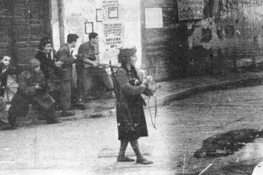 Καλοντυμένοι και ξυπόλητοι