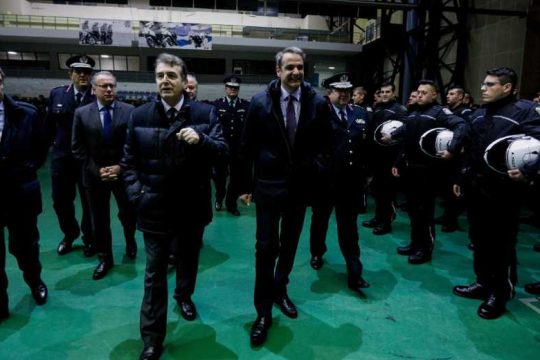 Ο Κυρ. Μητσοτάκης, οπαδός της θεωρίας του ενός άκρου