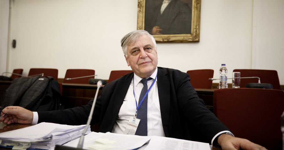 Οι αντιφάσεις του κ. Αγγελή