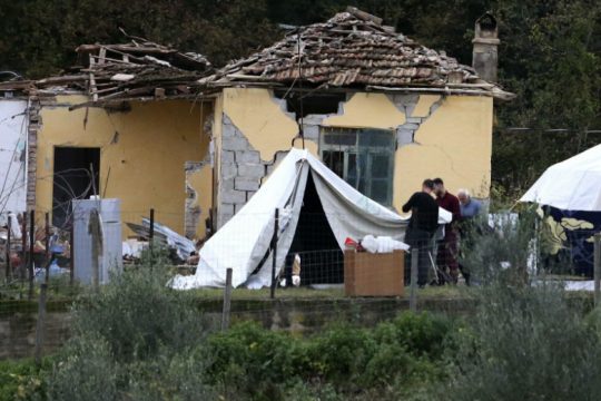 Δεν έχει τέλος το ανθρώπινο δράμα στην Αλβανία