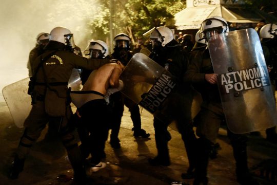 Οι πόνοι της Μάνας/Παναγιάς σαν βλέπει το παιδί της γυμνό…
