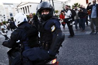 Οι αντιφασίστες… απολογήθηκαν για τα άγρια βασανιστήρια που υπέστησαν