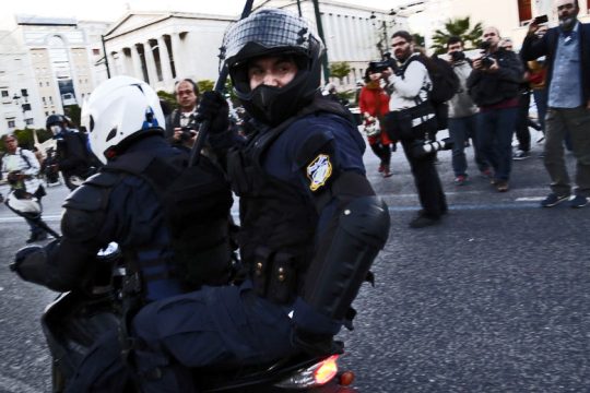 Οι αντιφασίστες… απολογήθηκαν για τα άγρια βασανιστήρια που υπέστησαν