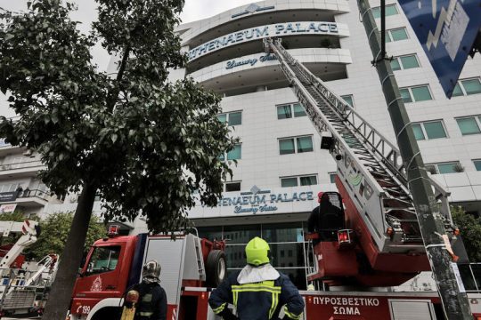 Πυρκαγιά σε ξενοδοχείο στον Νέο Κόσμο