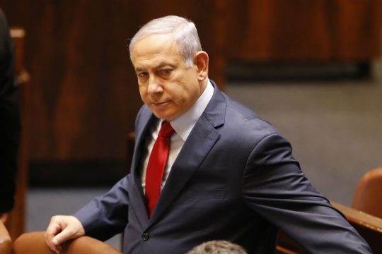 Σαρωτική εσωκομματική νίκη για Νετανιάχου παρά τα σκάνδαλα