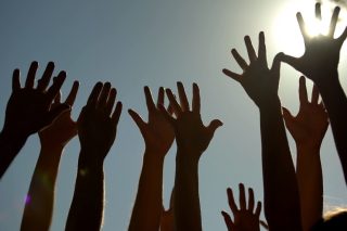Ποιοι φοβούνται και ποιοι μισούν τη δημοκρατία σήμερα;