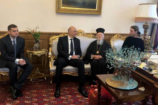 Συνάντηση Δένδια με Πατριάρχη Βαρθολομαίο στο Φανάρι