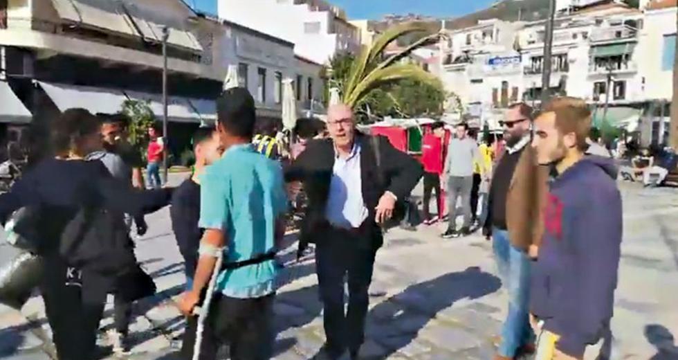 «Κουλουριάστηκα για να αποφύγω τα χτυπήματα αλλά συνέχιζαν»