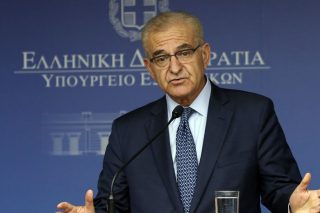 Εδώ το πτυχίο, εκεί το πτυχίο, πού είναι το πτυχίο!