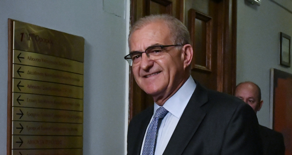 Η κυβέρνηση καλύπτει Διαματάρη, ο Τσίπρας κατηγορεί Μητσοτάκη