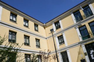 Στο σκαμνί επειδή διεκδίκησαν τα δεδουλευμένα τους