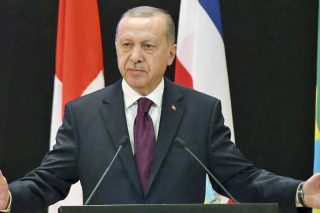 Εκβιασμοί για τους «παράδες»