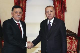 Συνάντηση Ερντογάν – Σαράζ στην Κωνσταντινούπολη