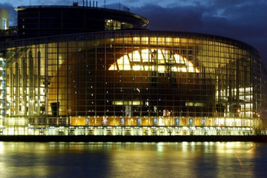 Επιπλέον μέτρα για την Πράσινη Συμφωνία ζητούν 20 ευρωβουλευτές