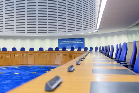 Κάτω από τη βάση η Ελλάδα στην προστασία των προσφύγων