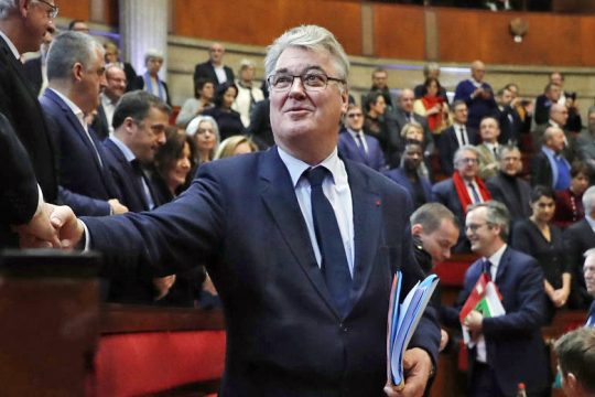 «Συνταξιοδοτήθηκε» ο κ. Ντελε-βου(τ)ά