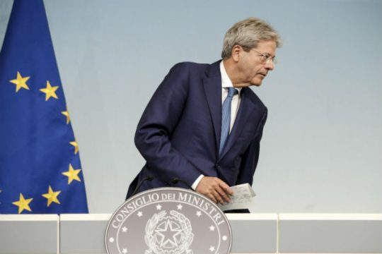 Τζεντιλόνι: Να χαλαρώσουν οι δημοσιονομικοί κανόνες της Ε.Ε.