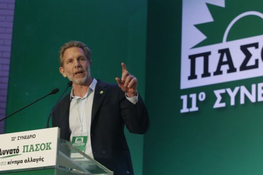 Ο πολιτικός που δεν θέλει να δύσει ο ήλιος του ΠΑΣΟΚ